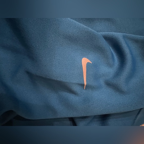 NWT Nike Golf Quarter Zip Hootie and the Blowfish tournament.  Dry-fit. XL - Picture 4 of 6